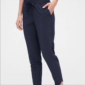 GapFit Recycled Runaround Joggers - True Indigo